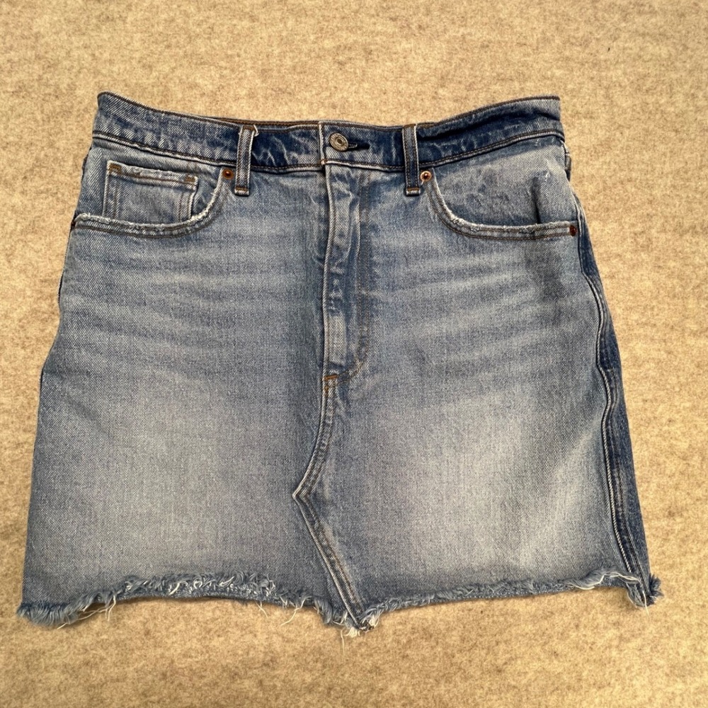 Abercrombie Fitch Ultra High Rise‎ Denim Skirt Frayed Hem Light Wash Size 29